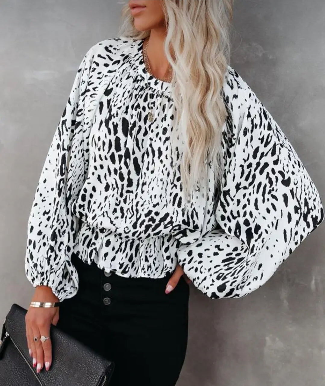 Snow Leopard Print Round Neck Ls Blouse - Warm