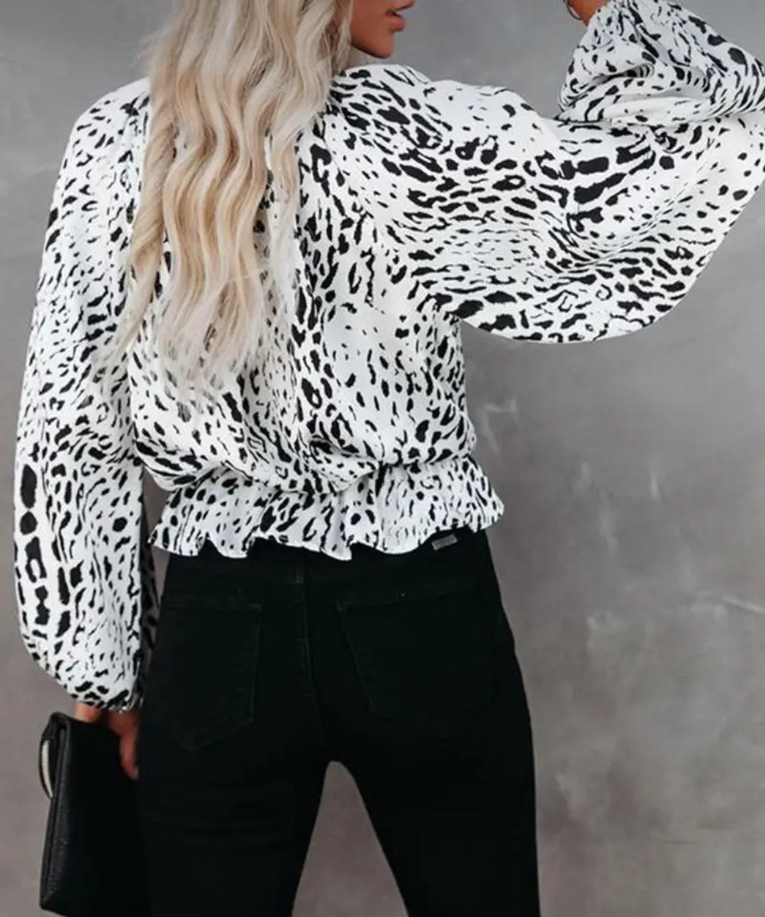 Snow Leopard Print Round Neck Ls Blouse - Warm