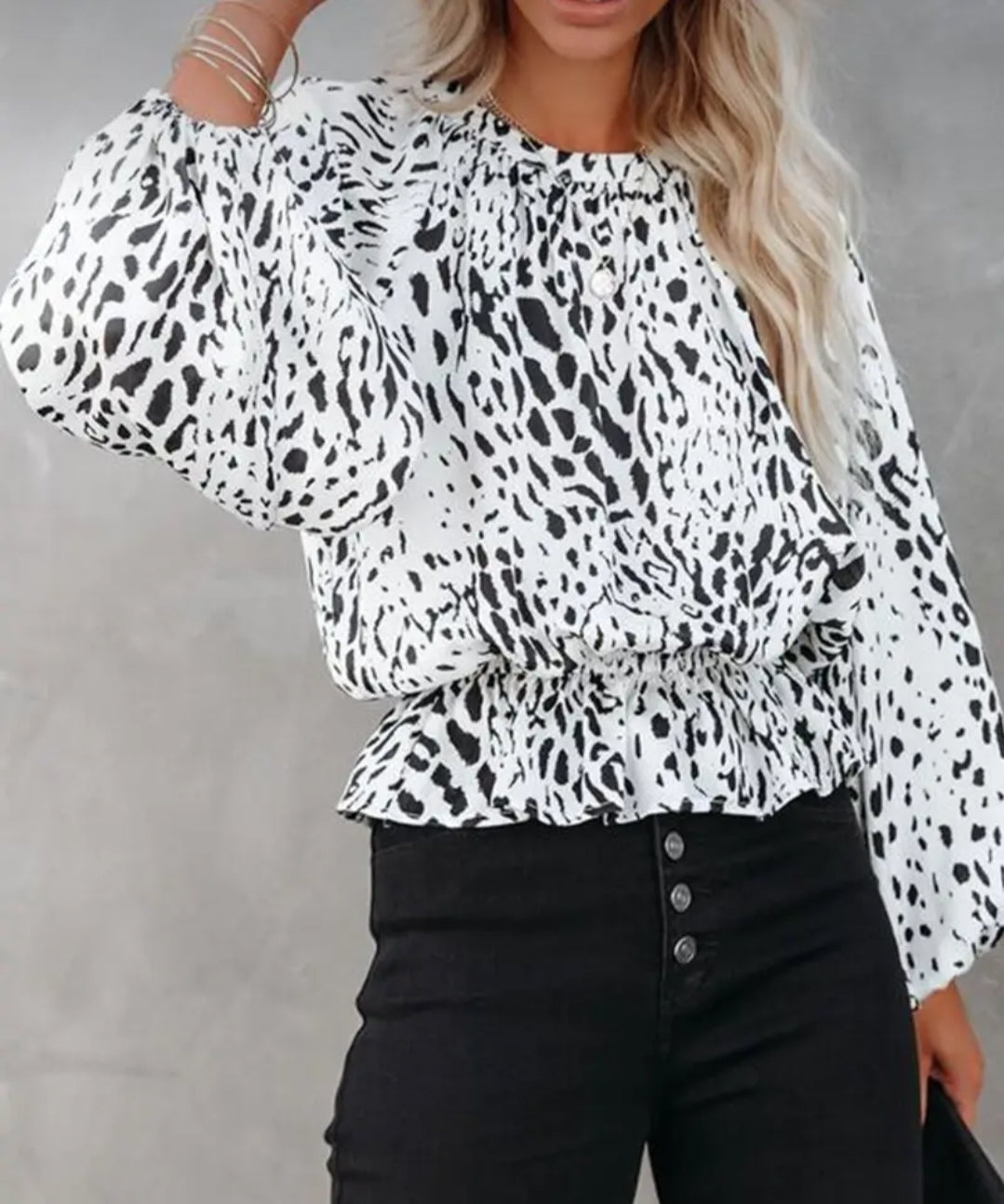 Snow Leopard Print Round Neck Ls Blouse - Warm